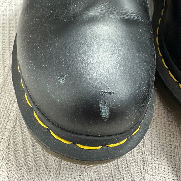 Doc Martens women’s 1460 size 9 boots, black leather, minimal wear - Picture 4 of 16